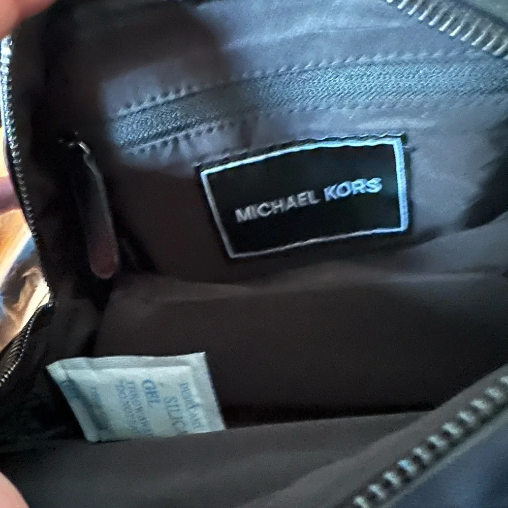 Michael Kors Navy and Black Men's Toiletry Kit - Picture 8 of 8